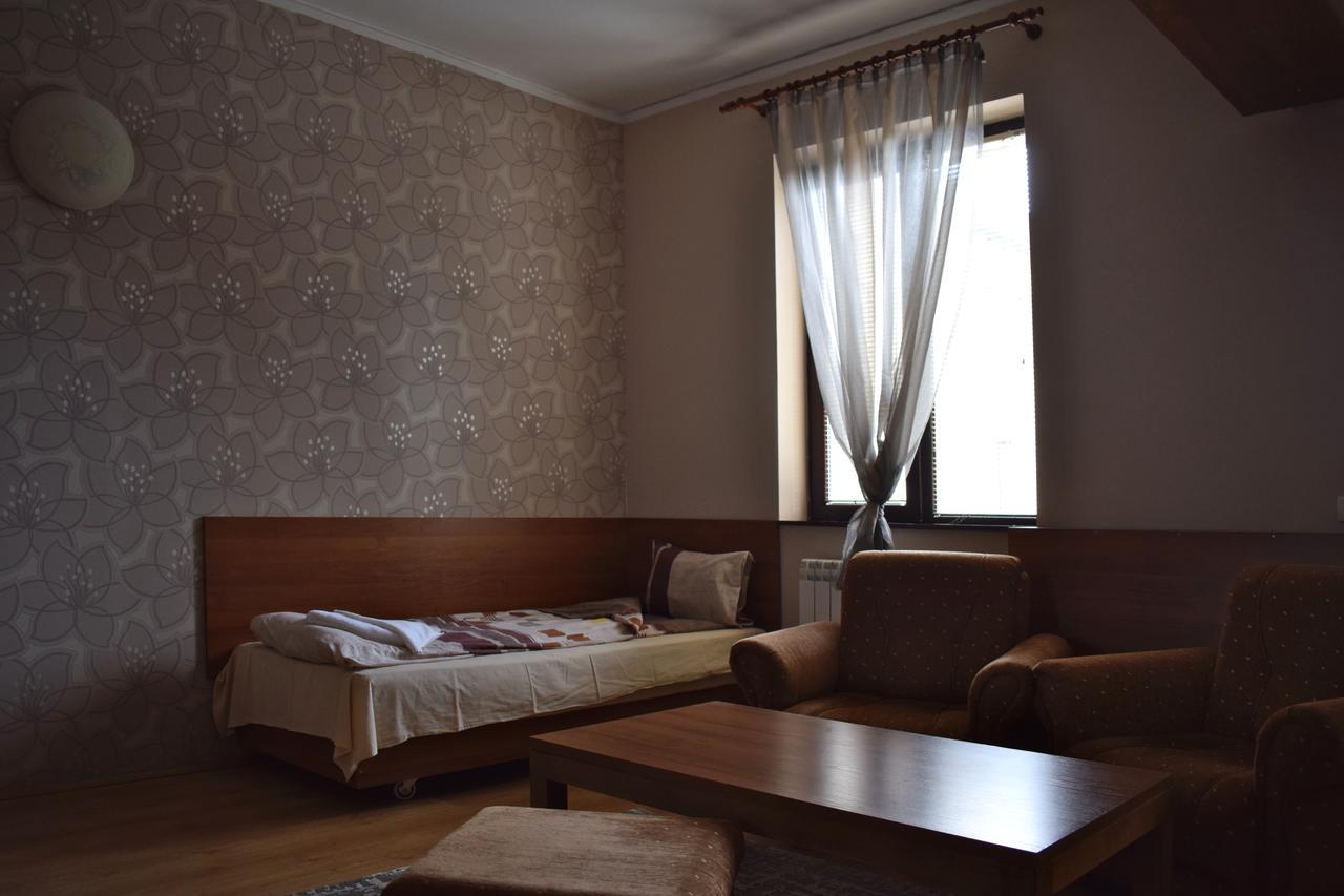 Hotel Jeravna バンキャ エクステリア 写真